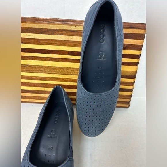 Ecco Felicia Womens navy Blue Nubuck Perforated Wedge Loafer Size EU40/US 9 - Picture 4 of 9